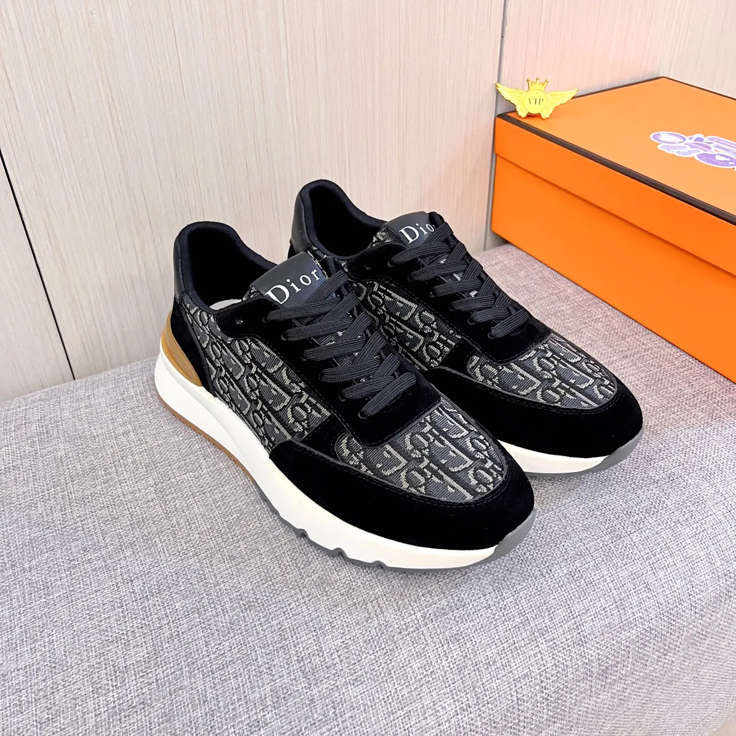 🚘🚘Factory batch 460 men's shoes💰[Dior]🔥Men's high-end brand of shoes official website 1:1 latest masterpiece: the upper is made of Italian imported first-layer cowhide with a comfortable and breathable lining➕original non-slip and wear-resistant outsole🔥, making walking more convenient and comfortable! An exclusive new model, a stunning work, a beautiful 1:1 replica [color] compared to the official quality! Create a fashionable personality to set off your uniqueness! A must-have for trendy men! Classic🔥Size: 38-44 Color: 🔥Multiple colors available🔥.